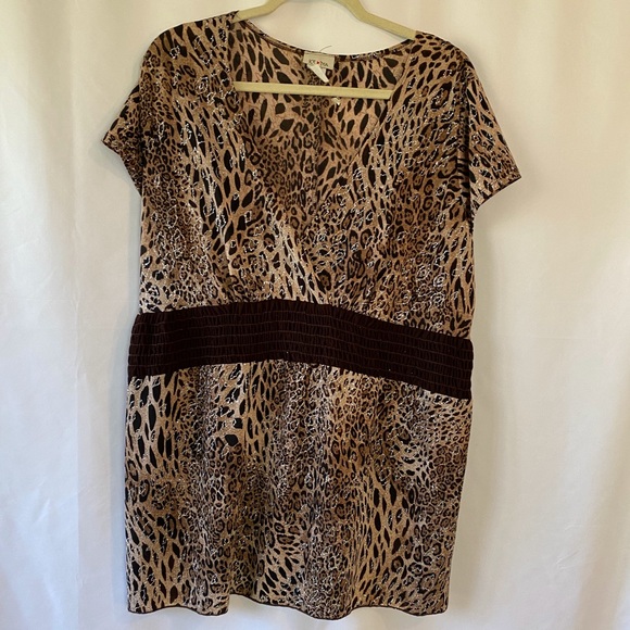 Plus size tunic top.  Gold and black metallic design with glitter. - Picture 1 of 6